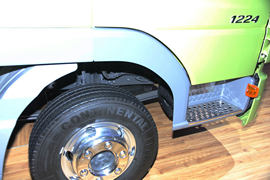 奔驰Atego&nbsp;载货车底盘                                                图片