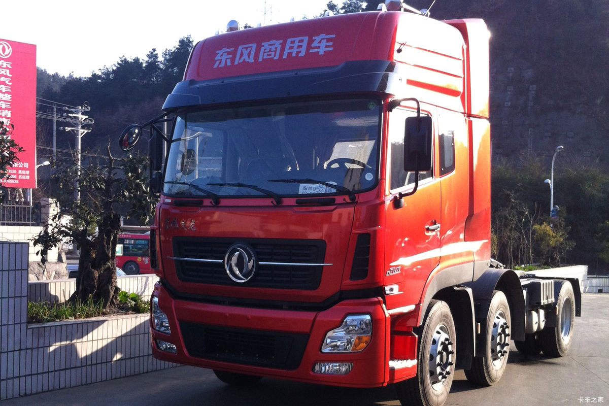 东风商用车 天龙重卡 375马力 6X2 牵引车