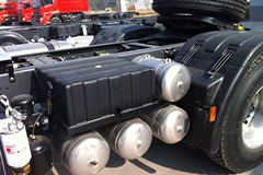 东风商用车 天龙重卡 315马力 6X4 牵引车(DFL4251A9)