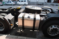 东风商用车 天龙重卡 375马力 6X2 牵引车(DFL4240AX2B)
