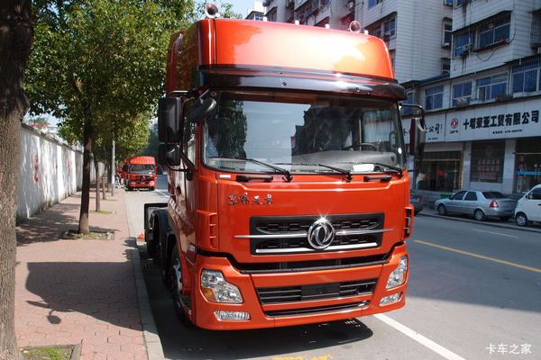 东风商用车 天龙重卡 2018款 360马力 6X2牵引车(DFH4250A8)
