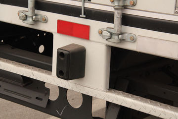 �������ó� ����п� 185���� 4X2 6.2����ʽ�ػ���ͼƬ