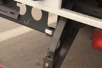 �������ó� ����п� 185���� 4X2 6.2����ʽ�ػ���ͼƬ