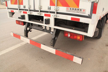 �������ó� ����п� 185���� 4X2 6.2����ʽ�ػ���ͼƬ