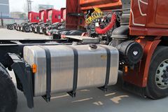 联合卡车U420 420马力 6X4 牵引车(SQR4250D6ZT4)