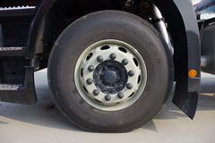联合卡车U420 420马力 6X4 牵引车(SQR4250D6ZT4)(黑色)