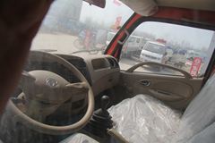 东风 凯普特E300 130马力 4.172米排半栏板轻卡(DFA1040S39D6)