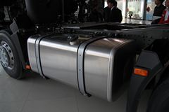 中国重汽 HOWO-T7H重卡 豪华版 430马力 6X4 牵引车（ZZ4257V324HC1B)