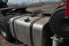 青岛解放 新大威重卡 390马力 6X4 牵引车(CA4258P2K2T1EA81)(法士特变速箱)