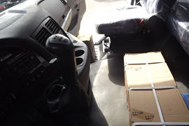 奥威J5P&nbsp;牵引车驾驶室                                               图片