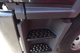 奥威J5P&nbsp;牵引车外观                                                图片