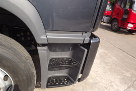 奥威J5P&nbsp;牵引车外观                                                图片