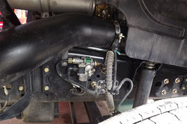 奥威J5P&nbsp;牵引车底盘                                                图片