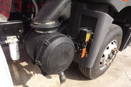 奥威J5P&nbsp;牵引车底盘                                                图片