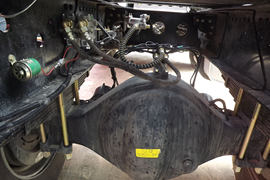 奥威J5P&nbsp;牵引车底盘                                                图片