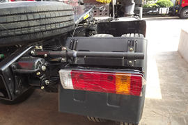 奥威J5P&nbsp;牵引车外观                                                图片