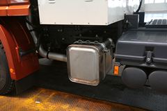 联合卡车 U400重卡 超重载型 K金版 400马力 6X4 LNG牵引车(SQR4251N6ZT4)