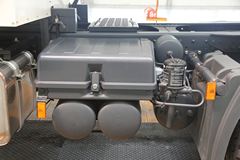 联合卡车 U400重卡 超重载型 K金版 400马力 6X4 LNG牵引车(SQR4251N6ZT4)