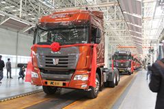 联合卡车 U400重卡 超重载型 K金版 400马力 6X4 LNG牵引车(SQR4251N6ZT4)