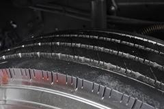 北奔 V3重卡 340马力 6X2 牵引车(ND42403L23J)