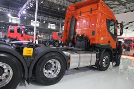 Stralis 牵引车外观                                                图片