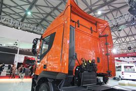 Stralis 牵引车外观                                                图片