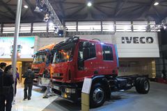 依维柯 Eurocargo系列重卡 251马力 双排消防车底盘(ML120E25D)