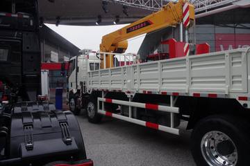 解放J6L&nbsp;随车吊外观图片