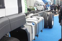 中国重汽 汕德卡SITRAK C5H中卡 180马力 4X2载货车底盘(ZZ1166G451GD1)