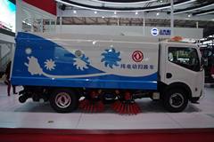 东风 凯普特 63马力 4X2 纯电动扫路车