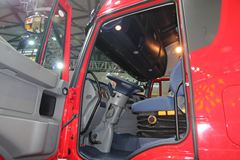 红岩 杰狮682重卡 340马力 6X4 牵引车(IVCEO出口版)(SC600G34T)