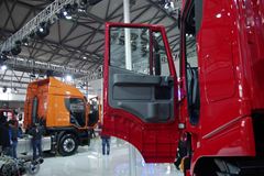红岩 杰狮682重卡 340马力 6X4 牵引车(IVCEO出口版)(SC600G34T)