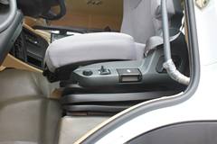 中国重汽 HOWO-T7H重卡 400马力 8X4混凝土搅拌车(底盘)(ZZ1317V326HD1)