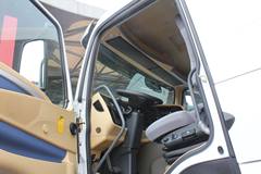 中国重汽 HOWO-T7H重卡 400马力 8X4混凝土搅拌车(底盘)(ZZ1317V326HD1)