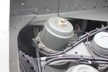 �й����� HOWO-T7H�ؿ� 400���� 8X4���������賵(����)ͼƬ