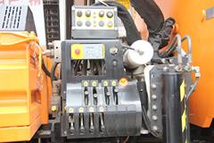 奔驰 Unimog系列 230马力 4X4公铁两用作业车(型号U400)