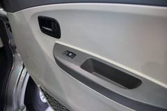 东风 俊风CV03 70马力 1.0L面包车(沙漠金色)