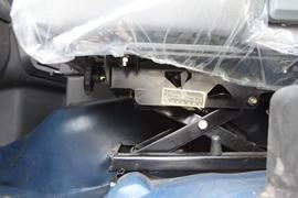 龙腾&nbsp;载货车驾驶室                                               图片