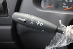 东风南充 龙腾重卡 230马力 6X2 9.6米LNG仓栅式载货车 (EQ1252GN1-30)