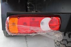 东风南充 龙腾重卡 230马力 6X2 9.6米LNG仓栅式载货车 (EQ1252GN1-30)