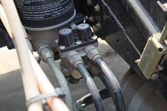 东风创普 340马力 6X2牵引车(EQ4220WZ3G)