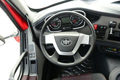 一汽解放 J6P重卡 2013款 350马力 4X2牵引车(CA4180P63K2AE4)