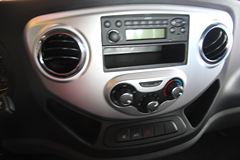 江淮 威铃 140马力 4X2 排半载货车(新一代江淮铃)