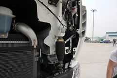 中国重汽 HOWO-T7H重卡 390马力 6X4 牵引车（ZZ4257V324HC1B/V2GB-1）