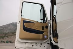 中国重汽 HOWO-T7H重卡 390马力 6X4 牵引车（ZZ4257V324HC1B/V2GB-1）