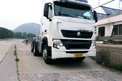中国重汽 HOWO-T7H重卡 390马力 6X4 牵引车（ZZ4257V324HC1B/V2GB-1）