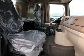 HOWO T5G&nbsp;牵引车驾驶室                                               图片