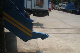 东风商用车底盘&nbsp;垃圾运输车上装图片