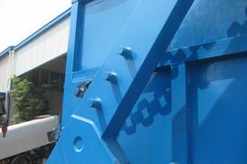 东风商用车底盘&nbsp;垃圾运输车上装图片