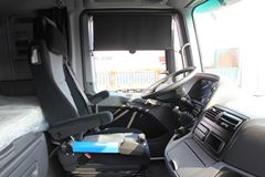 奔驰 Actros重卡 460马力 6X2R牵引车(Megaspace超大驾驶室)(型号2646)